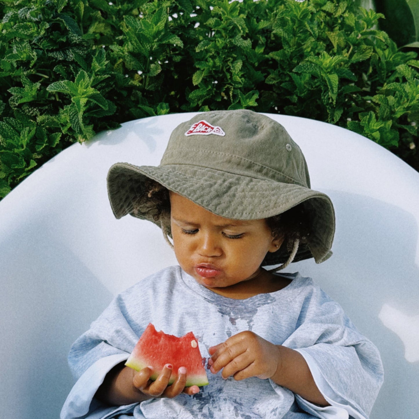 Back bucket hat